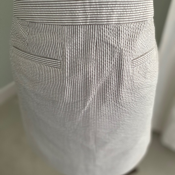 J. Crew mini skirt-brown/white seersucker-16” long, size 6. - Picture 4 of 6